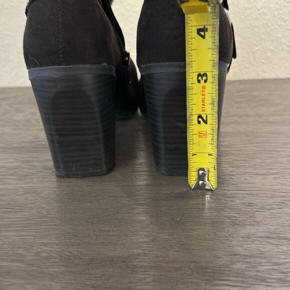 SO Black Ankle Boots Size 7.5 Casual Block Heel Ring Accent - Picture 6 of 10
